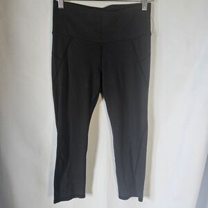 Athleta Black Capris Leggings‎ Cropped Athleisure Workout Womens Size S